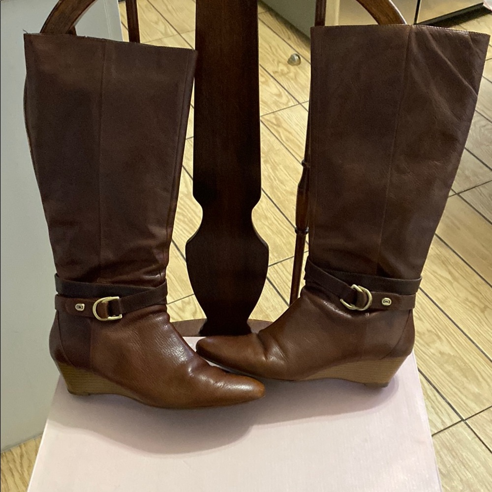 Bandolino Brown Wedge Shoes with Decorative Buckle and Comfortable Sole